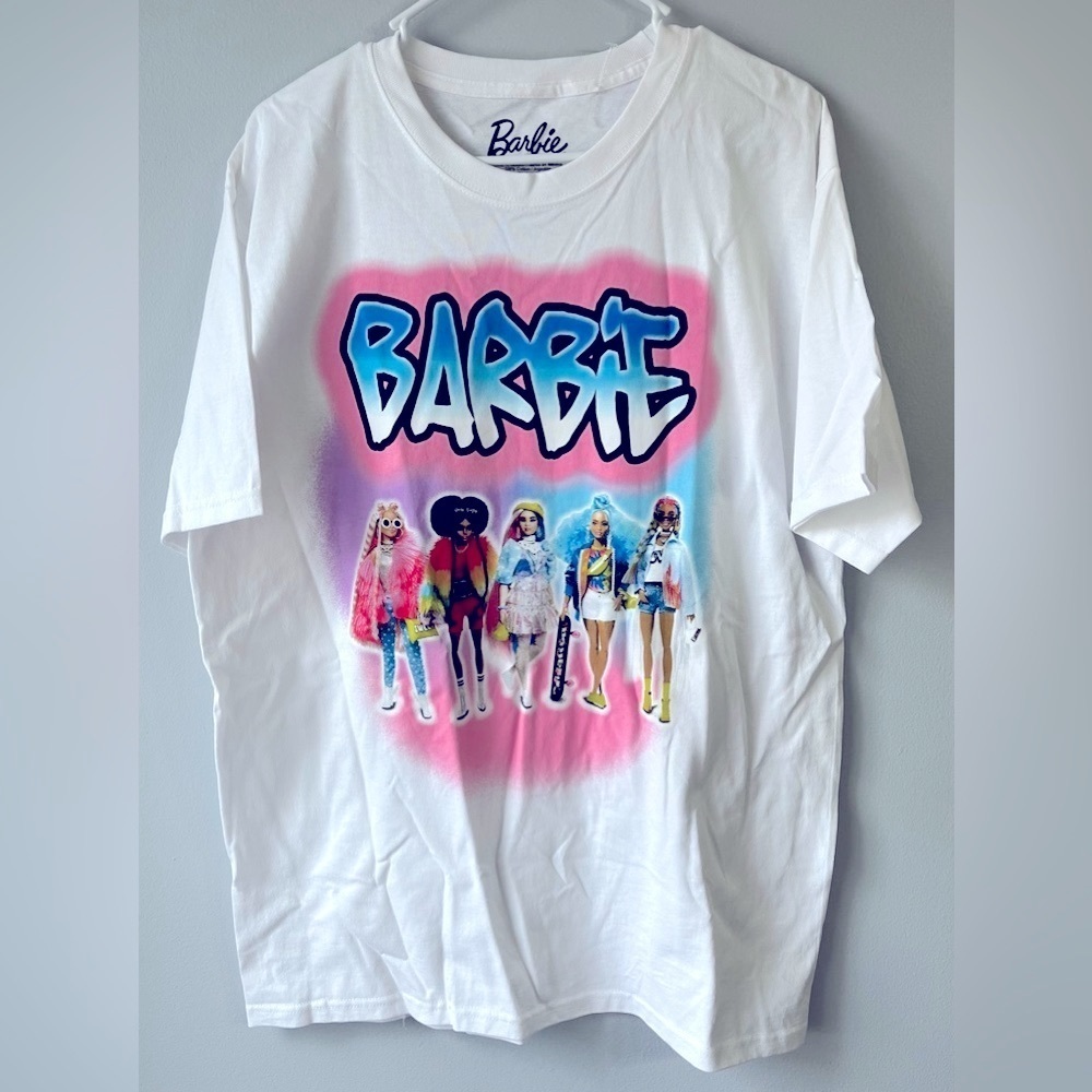 Barbie graphic short sleeve tshirt size large NWOT barbiestyle unique